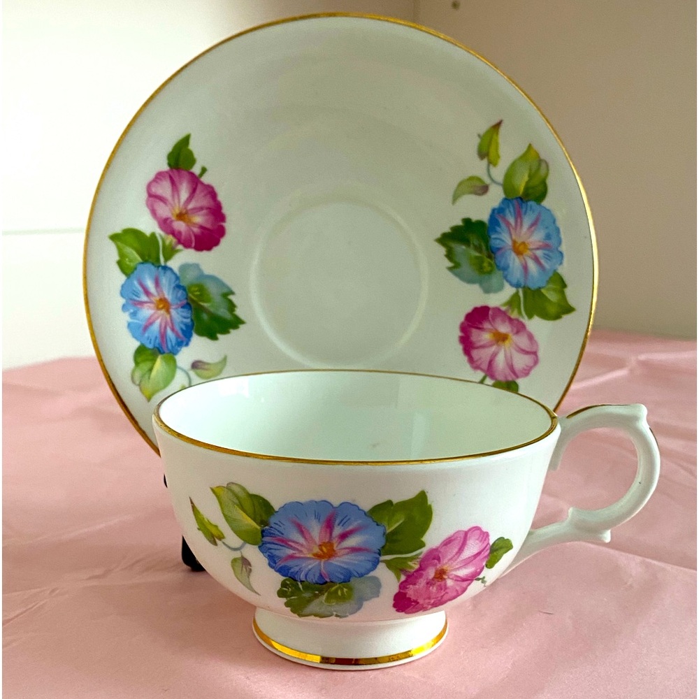 EUC Windsor Bone China Teacup and Saucer with Pink and Blue Trumpet Flowers